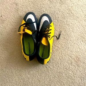 Nike hyper venom soccer cleats